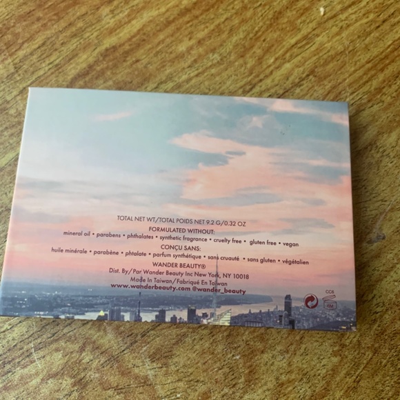 Wander beauty eyeshadow palette - Picture 3 of 3